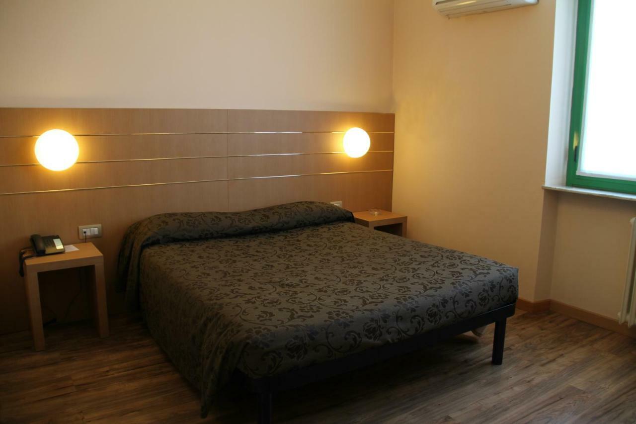 Albergo Nardini Lentate sul Seveso Exterior photo