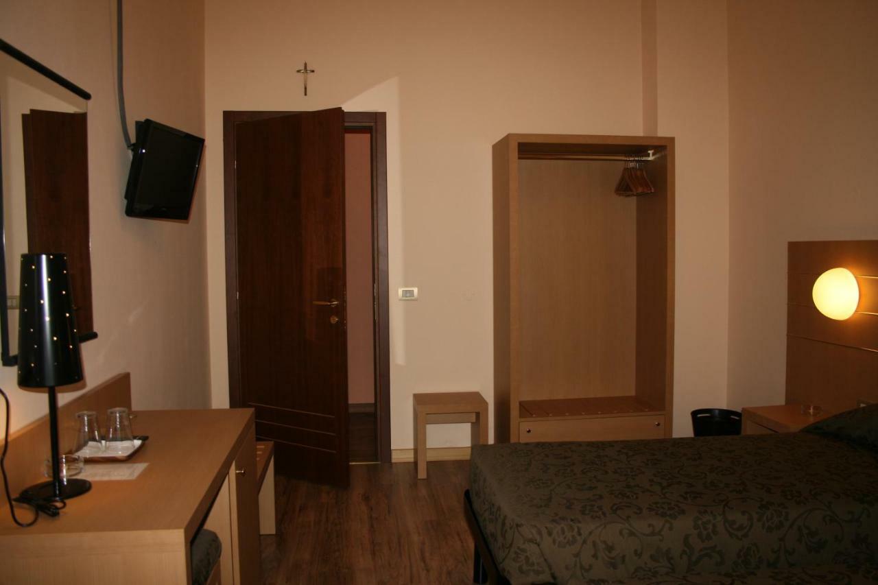 Albergo Nardini Lentate sul Seveso Exterior photo